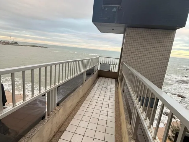 Imagem 5: Apartamento à Venda no Centro de Guarapari-ES com Vista para o Mar - 3 Quartos, 1