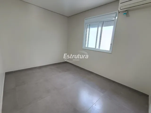 Imagem 2: Belíssima casa toda reformada na Tancredo Neves com 4 dormitórios
