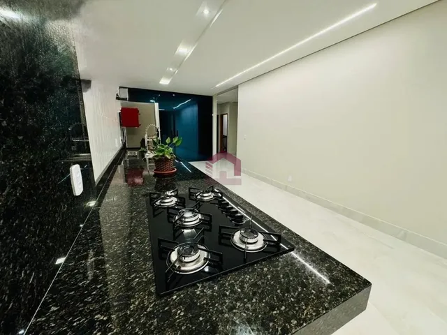 Imagem 2: CONDOMÍNIO FECHADO - 300M² - 4 QUARTOS - 2 SUÍTES - PISCINA - VICENTE PIRES