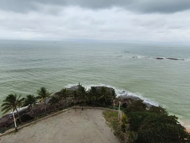 Imagem 8: Apartamento Quarto e Sala Frente p/ Mar Disponível p/ Locação Anual no Centro de