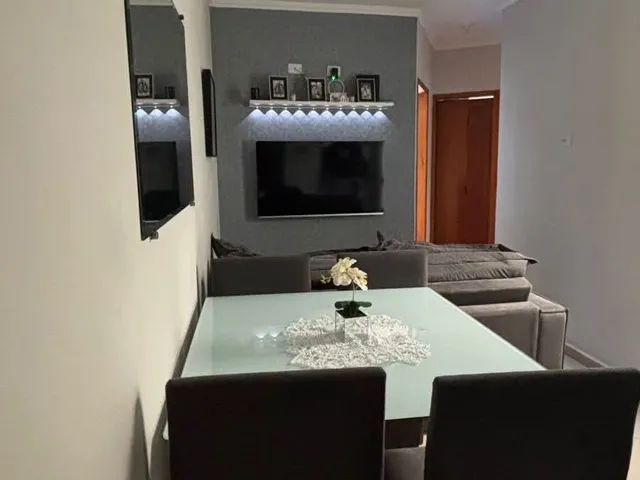 Imagem: O apartamento possui 2 Dormitórios, 1 Banheiro, 1 Vaga na