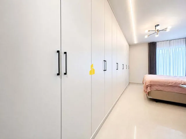Imagem 15: Casa de alto padrão com piscina, porteira fechada e pronta para morar em uma das