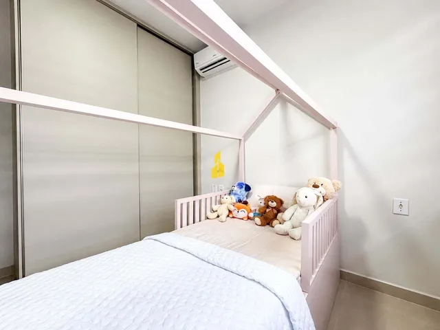 Imagem 14: Casa de alto padrão com piscina, porteira fechada e pronta para morar em uma das