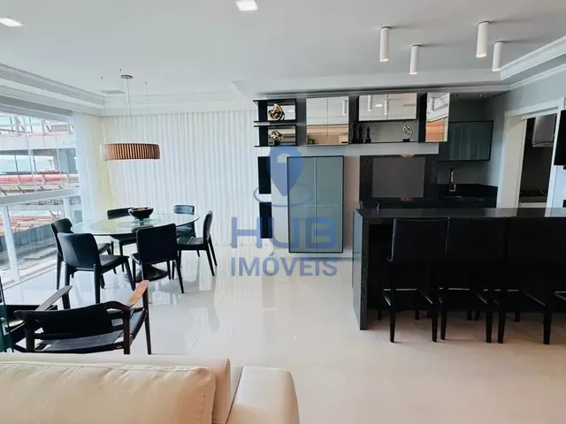 Imagem 13: Apartamento com 4 dormitórios sendo 4 suítes e 3 vagas de garagem em Itapema/SC