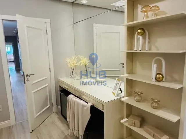 Imagem 15: Apartamento com 4 dormitórios sendo 4 suítes e 3 vagas de garagem em Itapema/SC