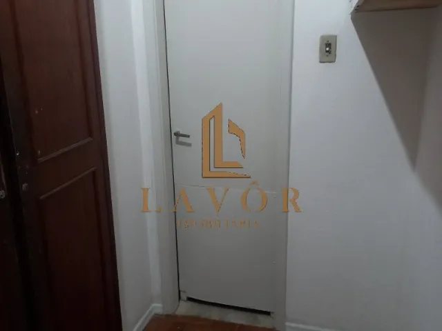 Imagem 3: Vendo, reformado, 2 quartos, suite, garagem, comercio diversos, metrô