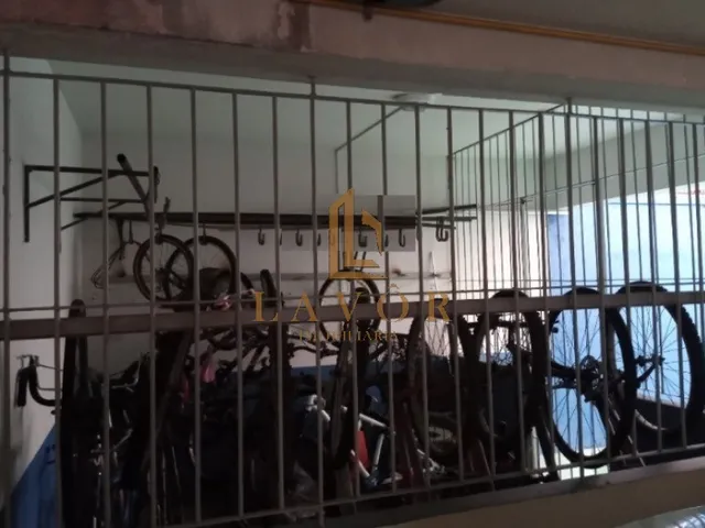 Imagem 2: Vendo, reformado, 2 quartos, suite, garagem, comercio diversos, metrô
