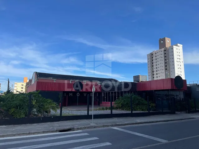 Imagem 6: Sala comercial com 4 banheiros