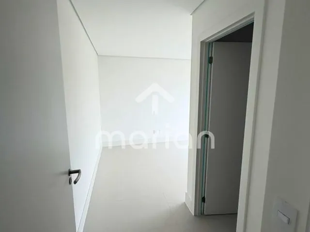Imagem 12: Apartamento Vista Mar  a 100m da praia com 2 Quartos à Venda no Blue One, Centro
