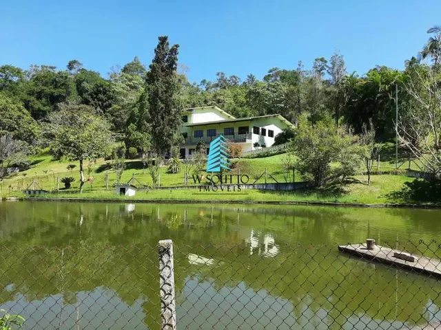 Imagem: A fazenda possui Acomodam 100 pessoas, 106.800m² de Área