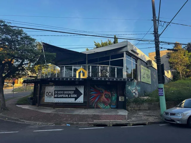 Imagem: A loja possui 3 Banheiros, 8 Vagas na garagem, 546m² de