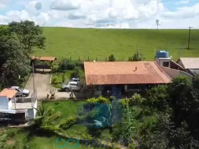 Imagem: A fazenda possui 2 Dormitórios, 2 Banheiros, 2 Vagas na