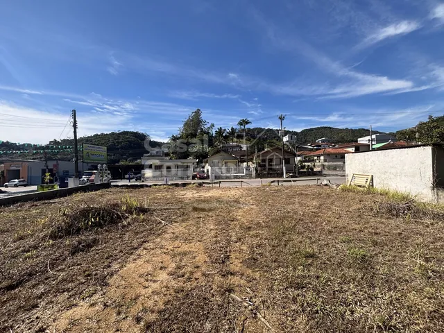 Imagem 2: Terreno com 1.205 m² em excelente localização