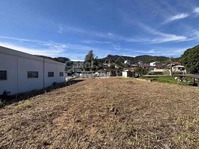 Imagem 4: Terreno com 1.205 m² em excelente localização