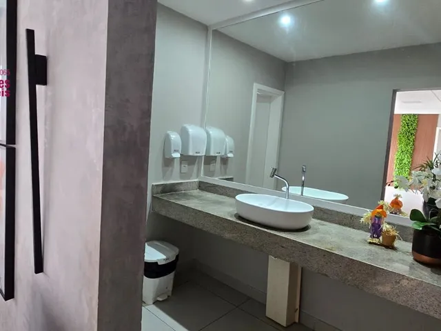 Imagem 7: Alugo Apartamento em super oportunidade com 81m2, varanda panorâmica, 3/4, suíte, total