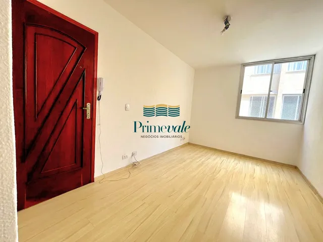 Imagem: O apartamento possui 2 Dormitórios, 1 Suíte, 2 Banheiros,