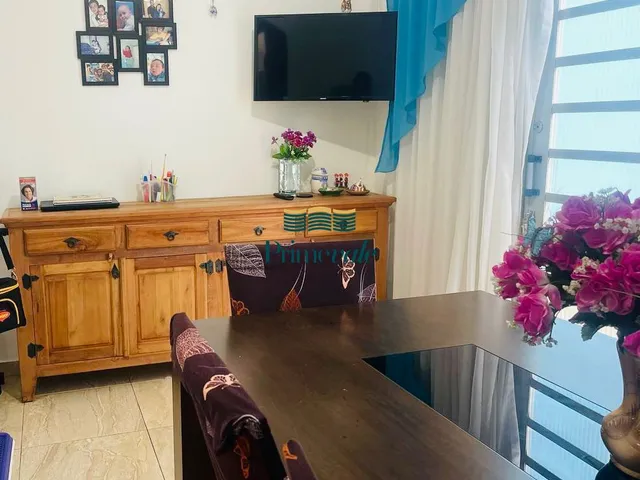 Imagem: Casa em bairro previlegiado. Espaçosa