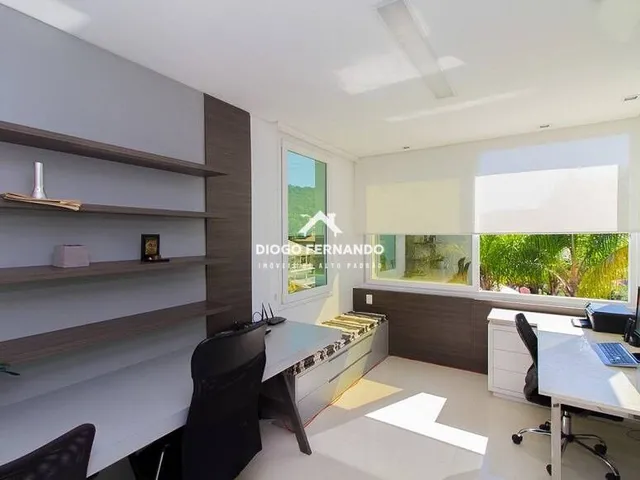 Imagem 6: Linda Casa Alto Padrão com Vista Mar na Praia Brava em Florianópolis