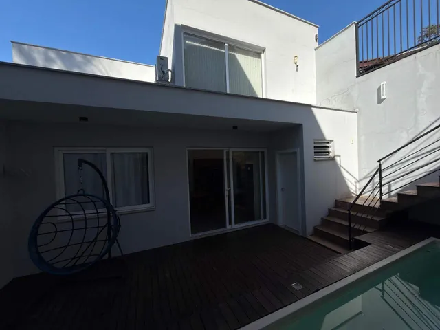 Imagem 2: Casa à venda com 3 quartos, sendo 1 suíte com closet, bairro Czerniewicz próxima ao