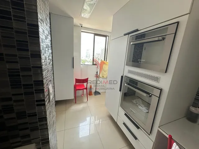 Imagem 2: Apartamento porteira fechada, andar alto e espaçoso Miramar