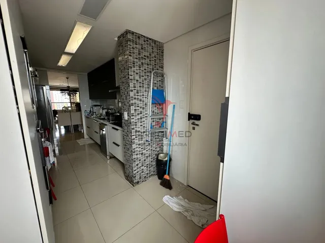 Imagem 3: Apartamento porteira fechada, andar alto e espaçoso Miramar