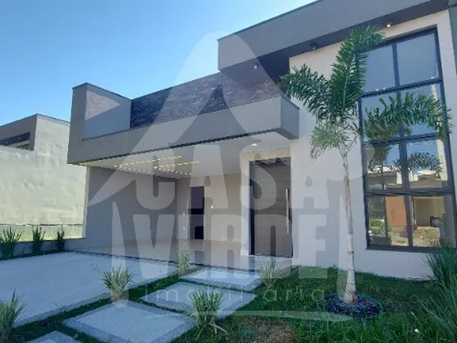 Imagem: A casa possui 3 Dormitórios, 4 Suítes, 5 Banheiros, 8