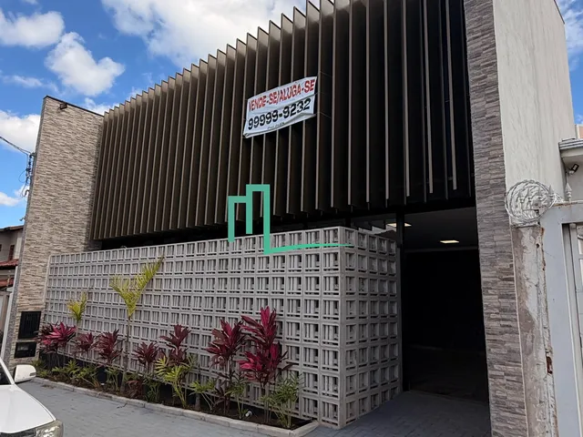 Imagem: A casa possui 4 Dormitórios, 2 Suítes, 6 Banheiros,