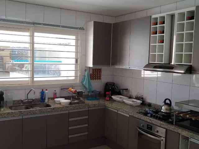 Imagem 9: Casa de Alto Padrão à Venda no Centro de Pelotas 337m², Suíte, Piscina e 4 Vagas