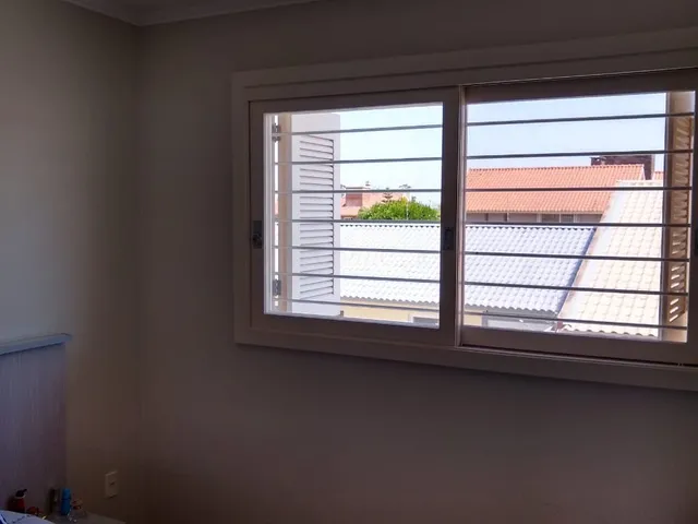 Imagem 12: Casa de Alto Padrão à Venda no Centro de Pelotas 337m², Suíte, Piscina e 4 Vagas