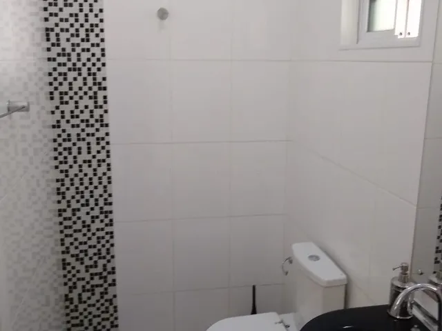 Imagem 8: Casa de Alto Padrão à Venda no Centro de Pelotas 337m², Suíte, Piscina e 4 Vagas