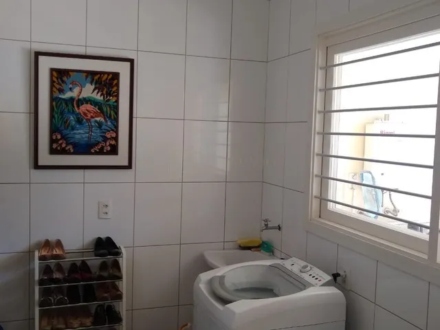 Imagem 10: Casa de Alto Padrão à Venda no Centro de Pelotas 337m², Suíte, Piscina e 4 Vagas