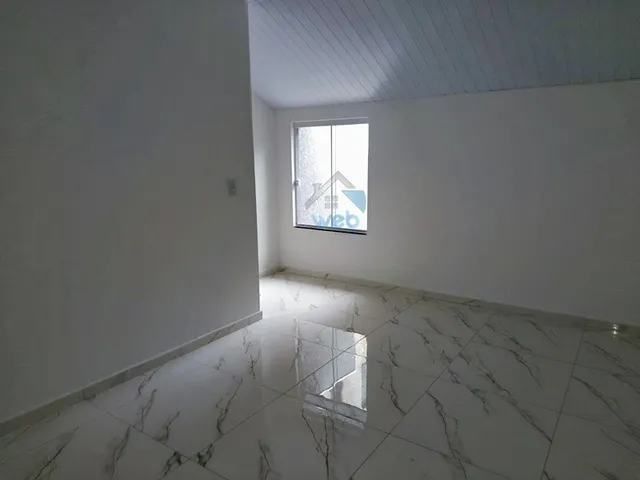 Imagem 2: Casa com àtico, com dois quartos à venda na região do Tatuquara, próximo à Rua