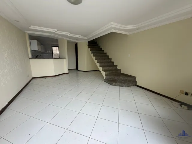Imagem: A casa em condomínio possui 2 Dormitórios, 1 Suíte, 4