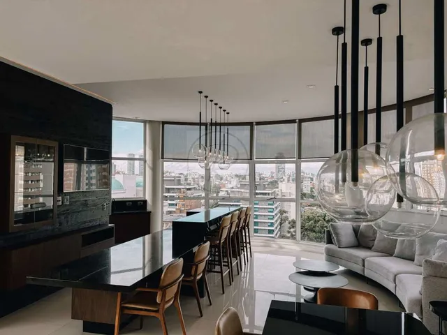 Imagem 11: Apartamento À Venda em Curitiba, Bigorrilho, com 3 Quartos, 179M²