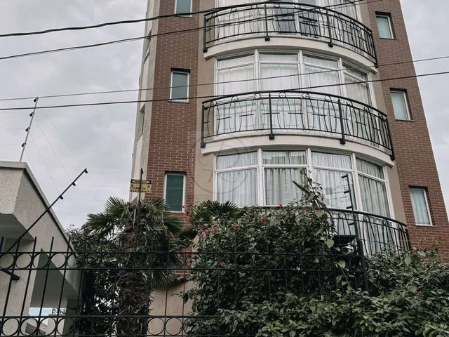 Imagem 2: Apartamento À Venda em Curitiba, Bigorrilho, com 3 Quartos, 179M²