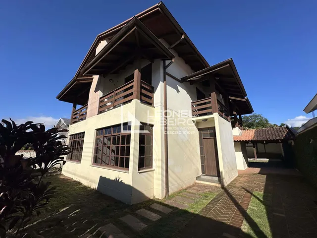 Imagem: Casa com 6 dormitórios (1 suíte) à venda