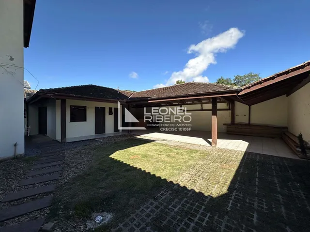 Imagem 16: Casa com 6 dormitórios (1 suíte) à venda, 372 m² no bairro Padre Martinho Stein em