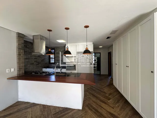 Imagem 7: Casa com 6 dormitórios (1 suíte) à venda, 372 m² no bairro Padre Martinho Stein em