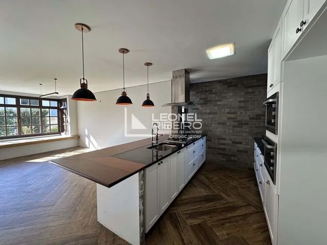Imagem 10: Casa com 6 dormitórios (1 suíte) à venda, 372 m² no bairro Padre Martinho Stein em