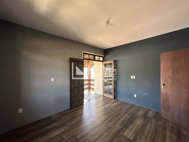Imagem 5: Casa com 6 dormitórios (1 suíte) à venda, 372 m² no bairro Padre Martinho Stein em