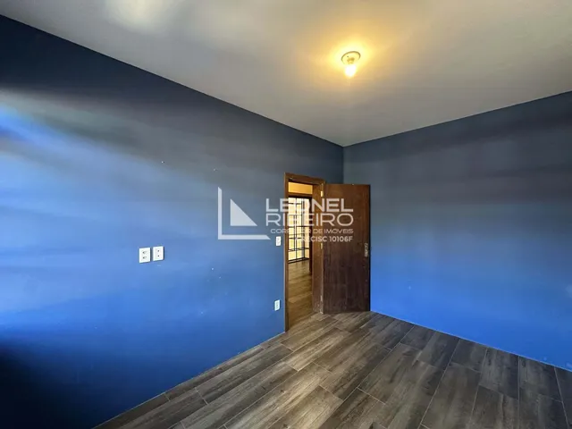 Imagem 4: Casa com 6 dormitórios (1 suíte) à venda, 372 m² no bairro Padre Martinho Stein em