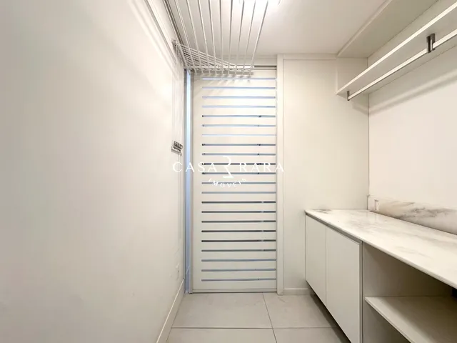 Imagem 4: Apartamento 4 suítes e 3 vagas com hobby box - Centro
