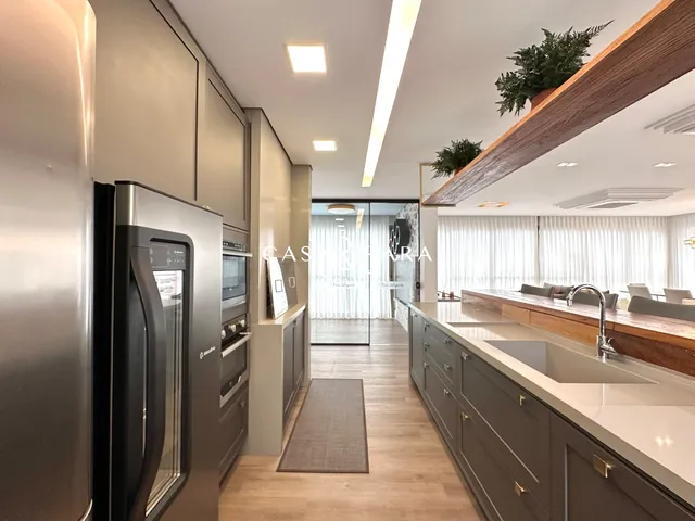 Imagem 15: Apartamento 4 suítes e 3 vagas com hobby box - Centro