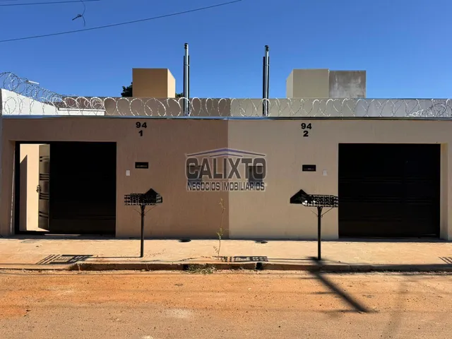 Imagem: A casa possui 2 Dormitórios, 1 Suíte, 1 Banheiro, 1 Vaga