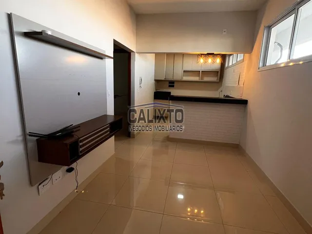 Imagem: O apartamento possui 2 Dormitórios, 1 Banheiro, 1 Vaga na