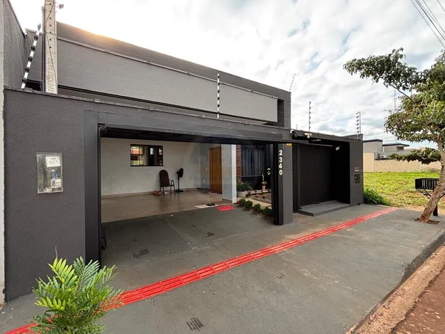 Imagem: A casa possui 2 Dormitórios, 2 Suítes, 2 Banheiros, 2