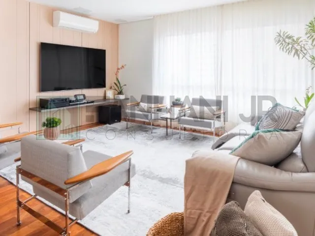 Imagem 3: Apartamento reformado em Moema: 3 quartos, 3 suítes, 3 salas, 4 banheiros, 4 vagas de