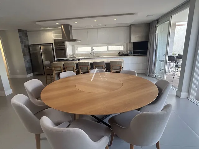 Imagem: Casa de Alto Padrão À Venda