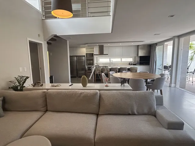Imagem 8: Casa de Alto Padrão À Venda