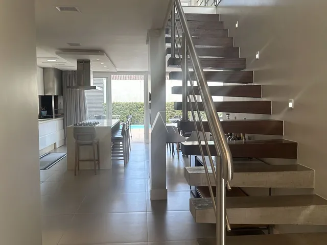 Imagem 14: Casa de Alto Padrão À Venda